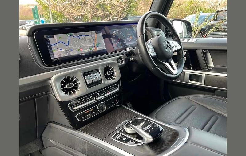 Used Mercedes G400 AMG Line Premium Plus 325 HP (239 kW) 2024 Black SUV