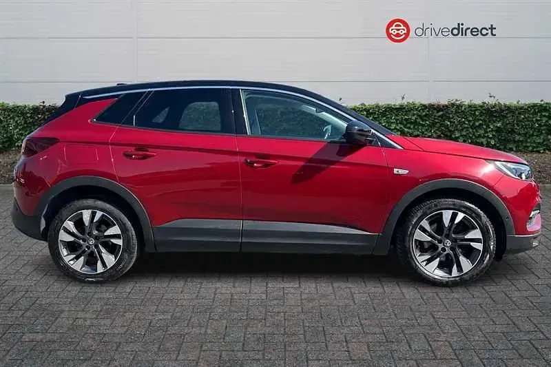 Used Vauxhall Grandland X SRi 130 HP (95 kW) 2020 Red SUV