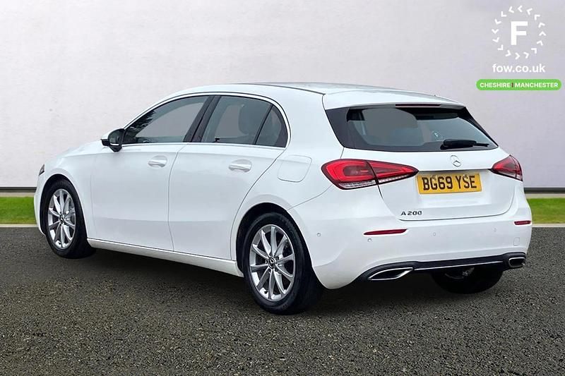 Used Mercedes A180 Executive 136 HP (100 kW) 2019 White Hatchback