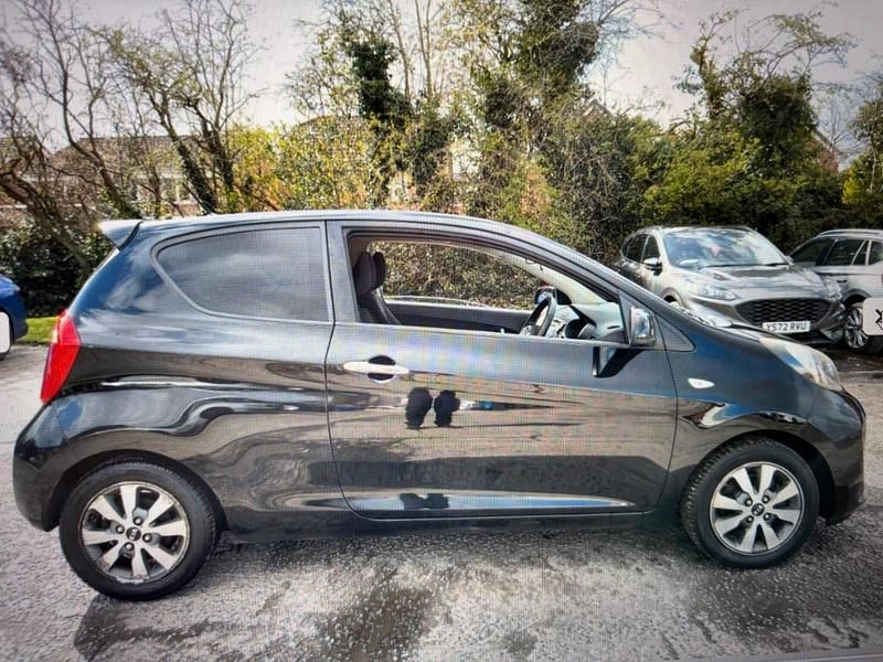 Used Kia Picanto 65 HP (47 kW) 2016 Black Hatchback