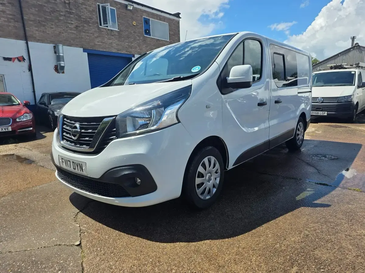 Used Nissan NV300 Acenta 95 HP (69 kW) 2017 White Van