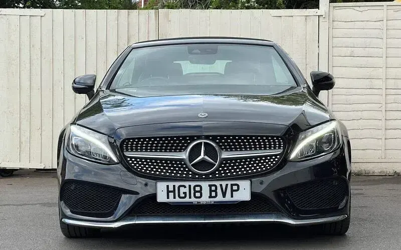 Usado Mercedes C200 AMG line 184 CV (135 kW) 2018 Negro Descapotable