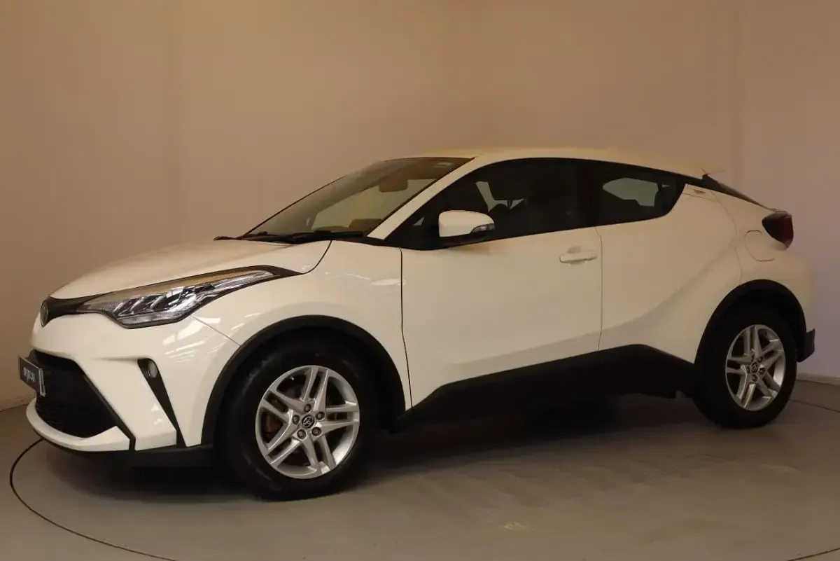 Used Toyota C-HR 120 HP (88 kW) 2023 White SUV