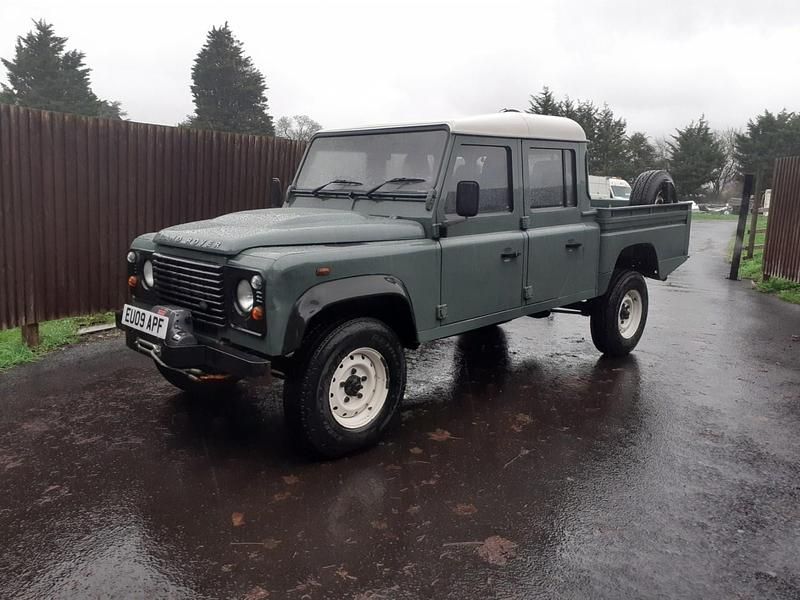 Green Used 2009 Land Rover Defender Pickup | £20,000 (Fair price) - Image 1/4