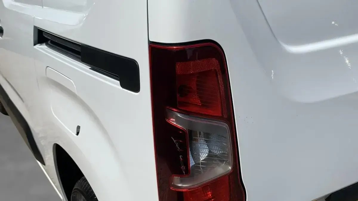 Used Citroën Berlingo 101 HP (74 kW) 2021 White MPV