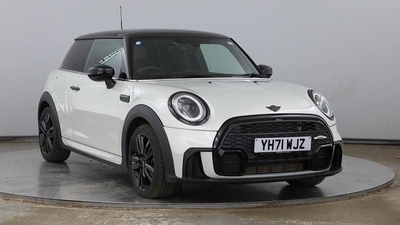 Silver Used 2021 Mini Cooper Hatch Hatchback | £21,290 (Expensive) - Image 1/4