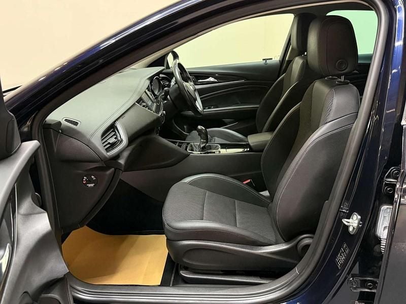 Used Vauxhall Insignia SRi 2018 Blue Hatchback