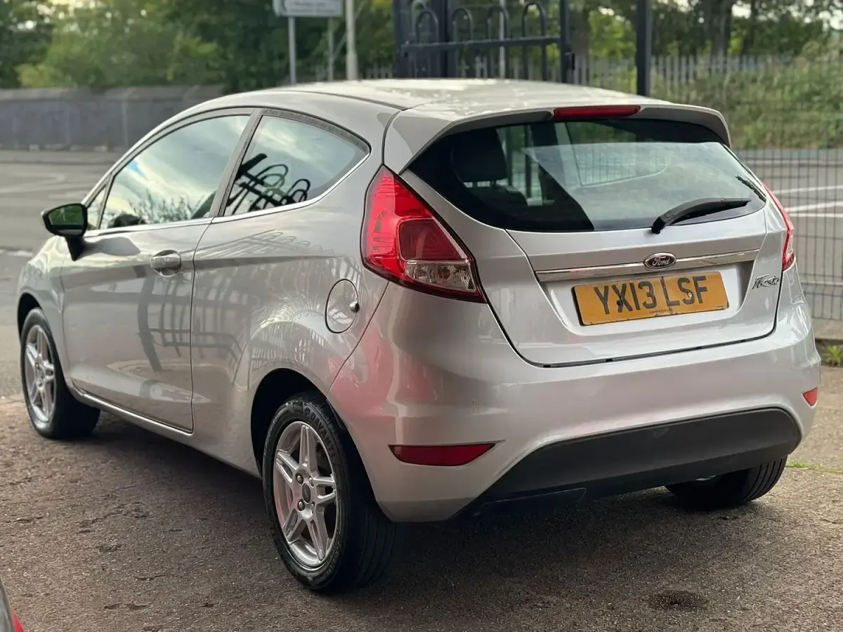 Used Ford Fiesta Zetec 2013 Silver Hatchback