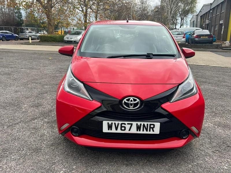 Used Toyota Aygo X-play 68 HP (50 kW) 2017 Red Hatchback