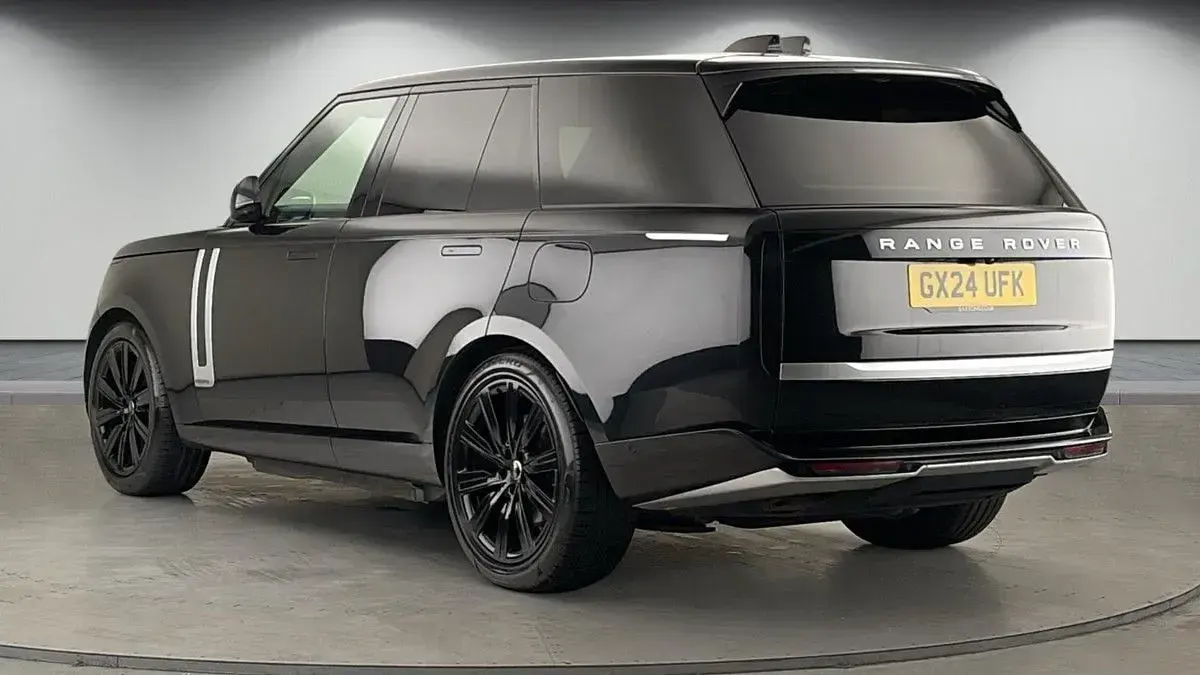 Used Land Rover Range Rover Autobiography 460 HP (338 kW) 2024 Santorini black SUV
