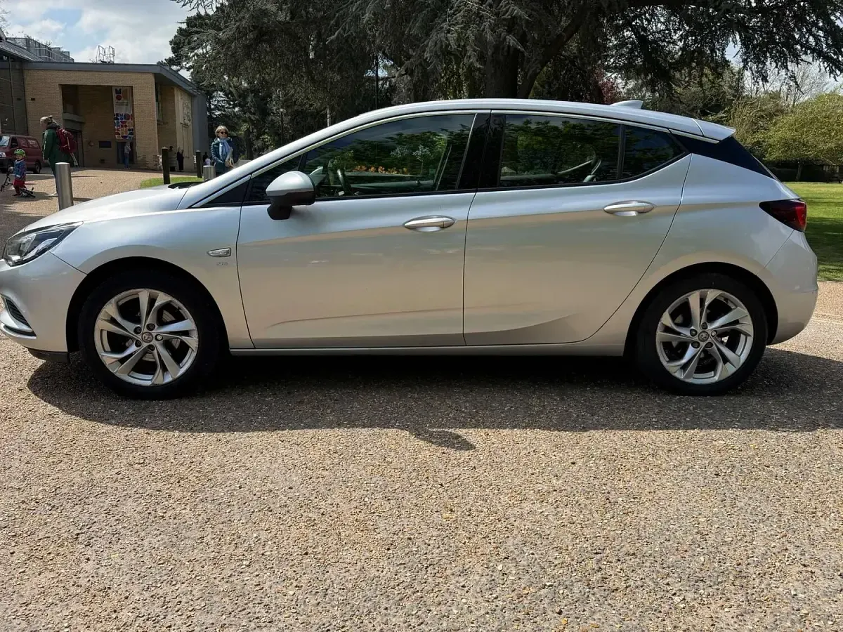 Used Vauxhall Astra SRi 2018 Silver Hatchback