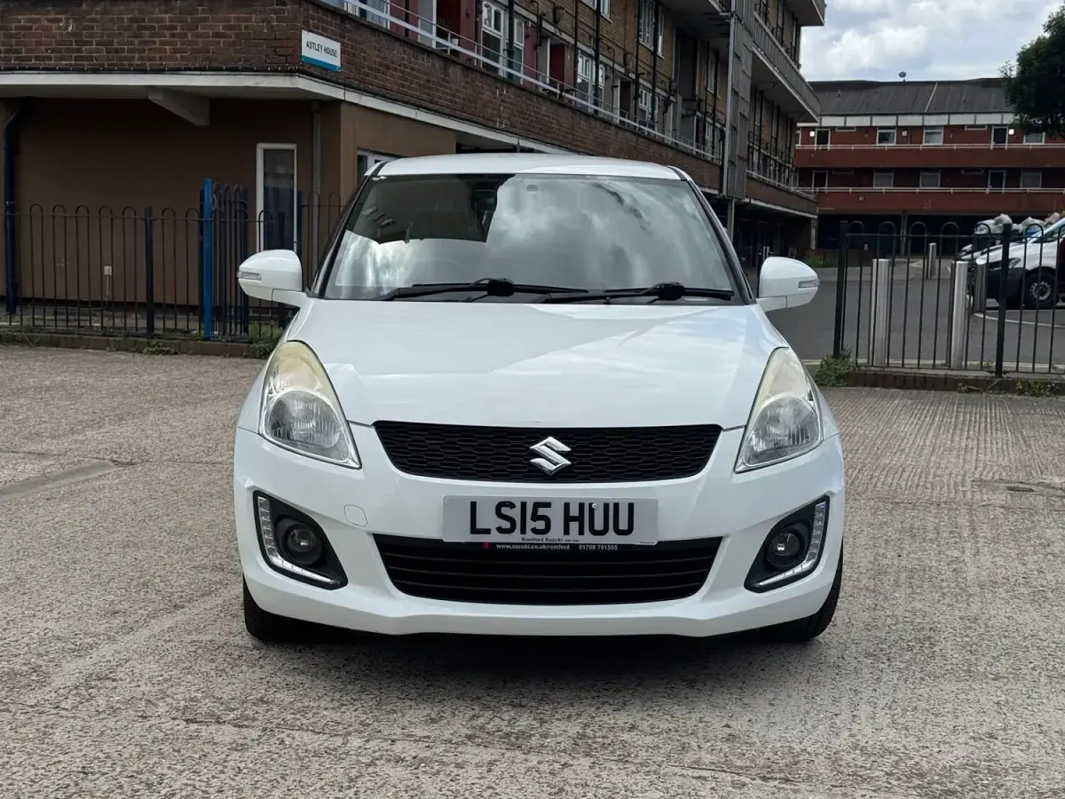 Used Suzuki Swift SZ4 2015 White Hatchback