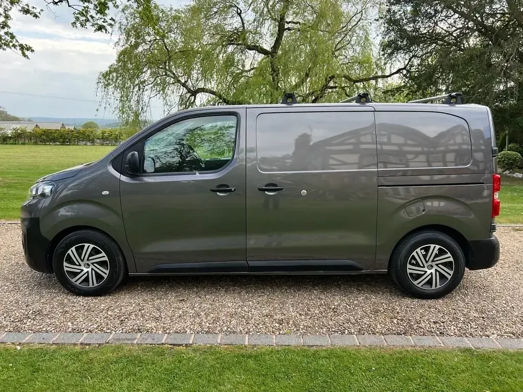 Usado Citroën Dispatch 2017 Cinzento Monovolume