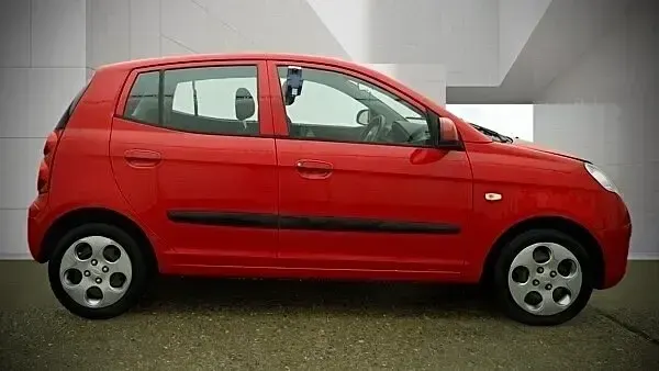Used Kia Picanto 64 HP (47 kW) 2009 Red Hatchback