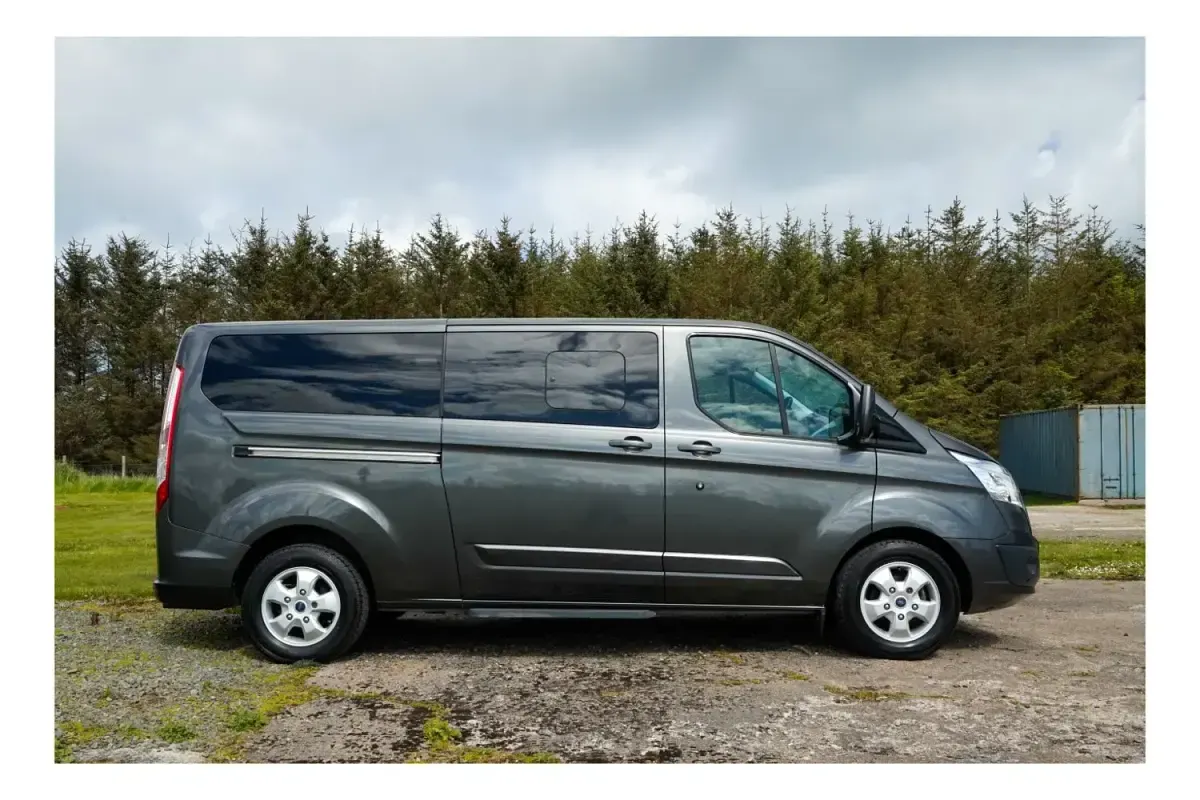 Usado Ford Tourneo Custom Titanium 2017 Gris Van