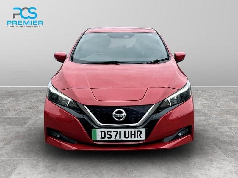 Used Nissan Leaf N-Connecta 110 kW (150 HP) 2022 Red Hatchback