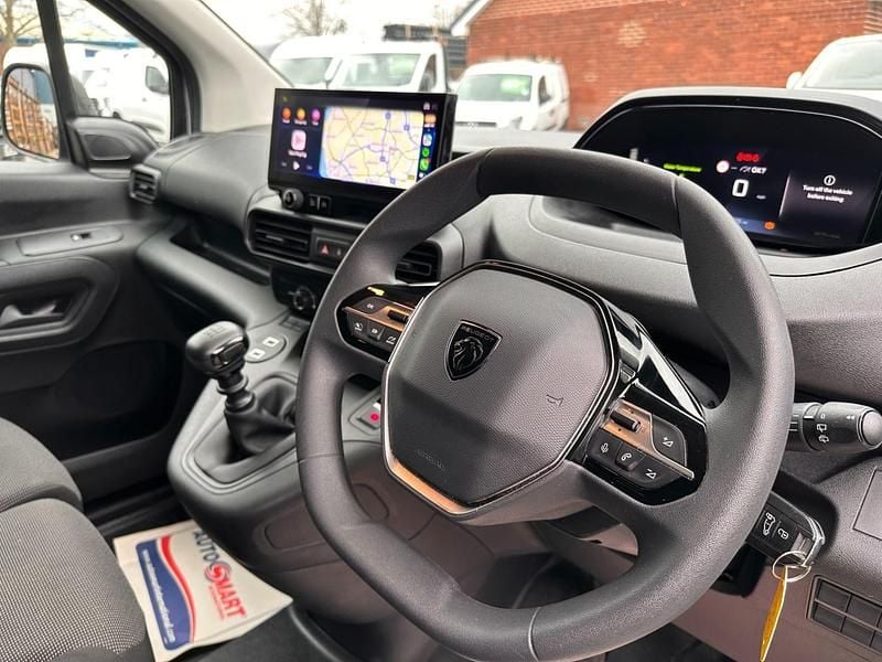 Used Peugeot Partner 2024 White MPV