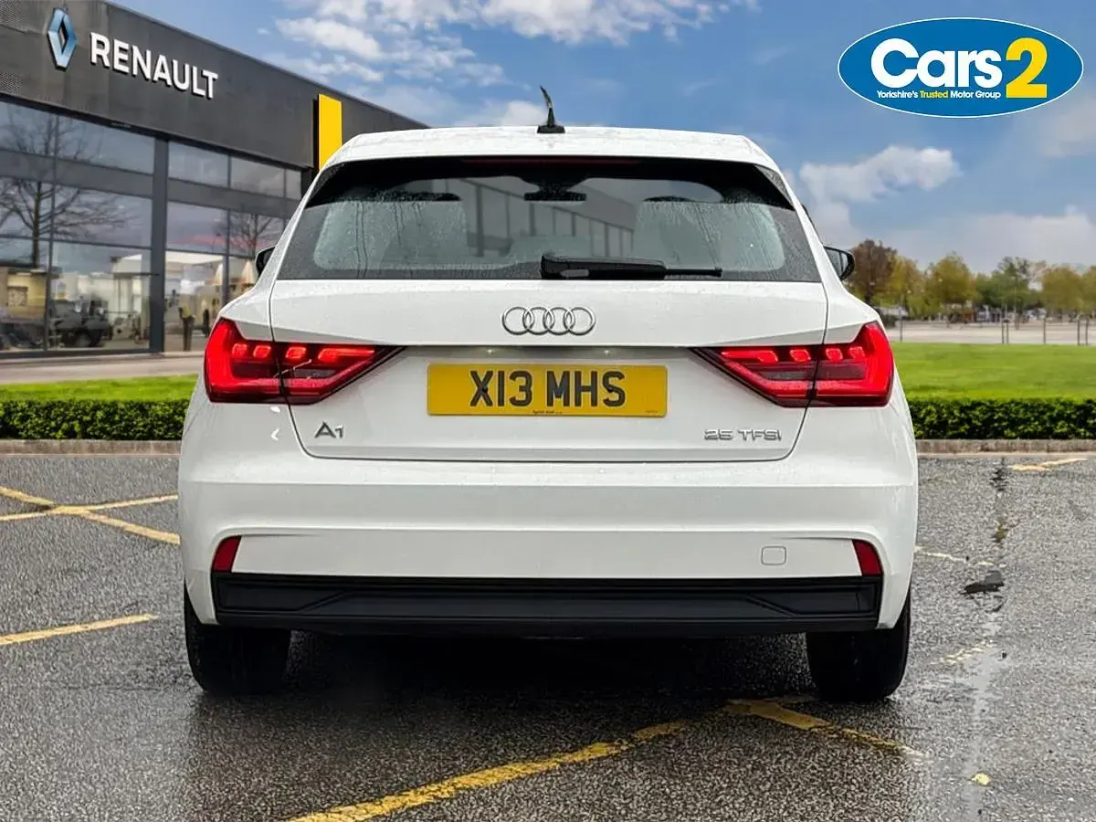 Used Audi A1 Design 94 HP (69 kW) 2022 White SUV