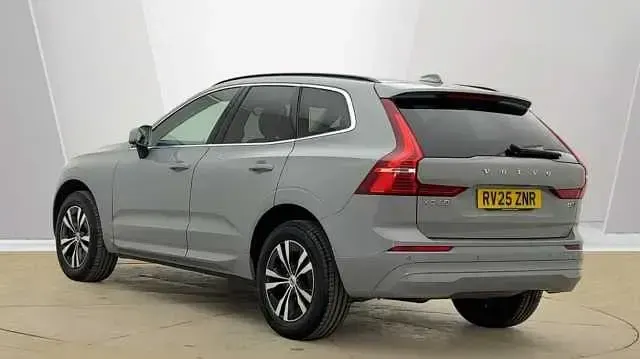 Usado Volvo XC60 Core 247 HP (181 kW) 2025 Cinzento SUV