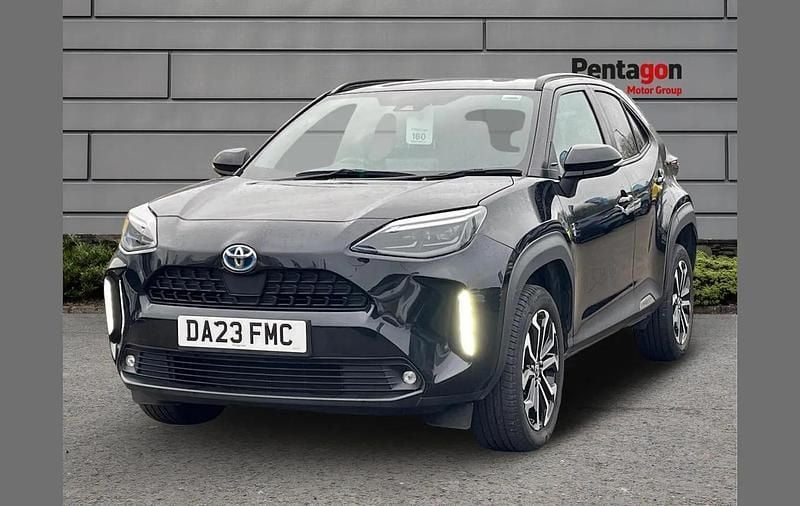 Used Toyota Yaris Cross Design 113 HP (83 kW) 2023 Black SUV