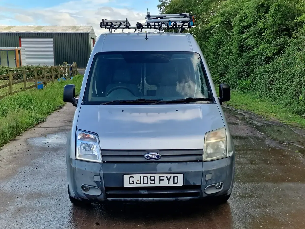 Used Ford Transit Connect 90 HP (66 kW) 2009 Silver MPV