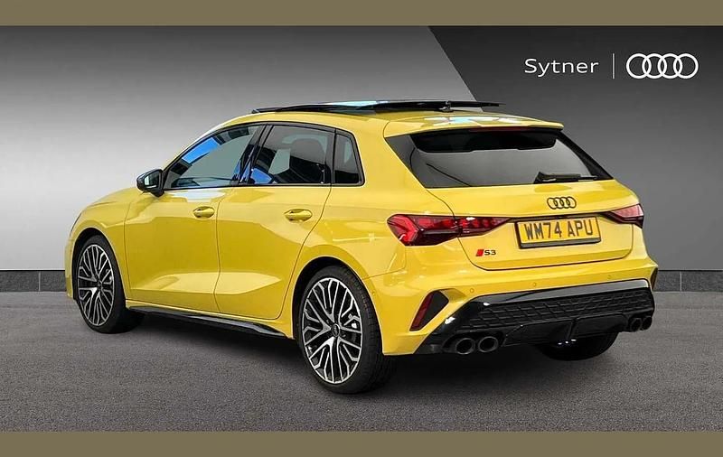 Begagnad Audi S3 Sportback Design 328 HK (241 kW) 2024 Gul Halvkombi