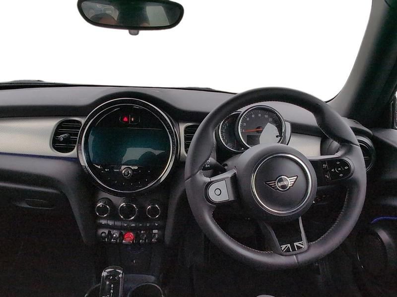 Gebraucht Mini Cooper Exclusive 134 PS (98 kW) 2023 Schwarz Kleinwagen