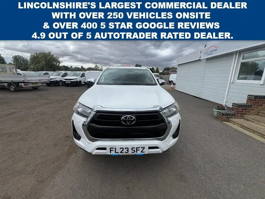 Used Toyota HiLux 150 HP (110 kW) 2023 White Pickup