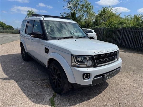 White Used 2016 Land Rover Discovery 4 Landmark SUV | £20,890 (Fair price) - Image 1/1