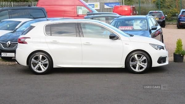Used Peugeot 308 GT-line 130 HP (95 kW) 2020 White Hatchback