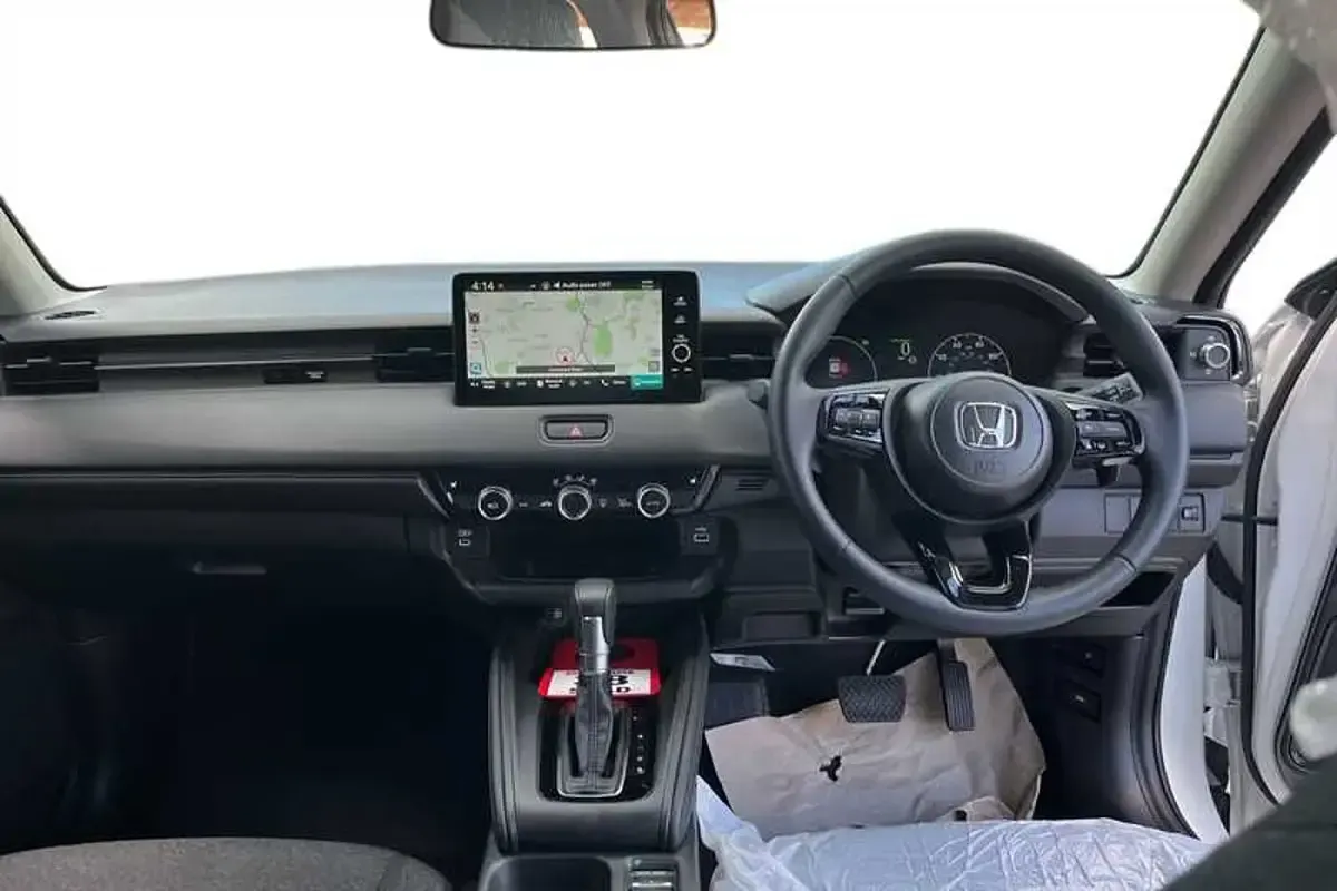Used Honda HR-V Elegance 131 HP (96 kW) 2025 White SUV