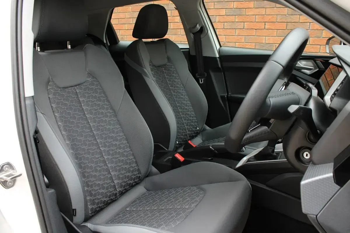 Used Audi A1 Sportback Sport 95 HP (69 kW) 2024 White Hatchback
