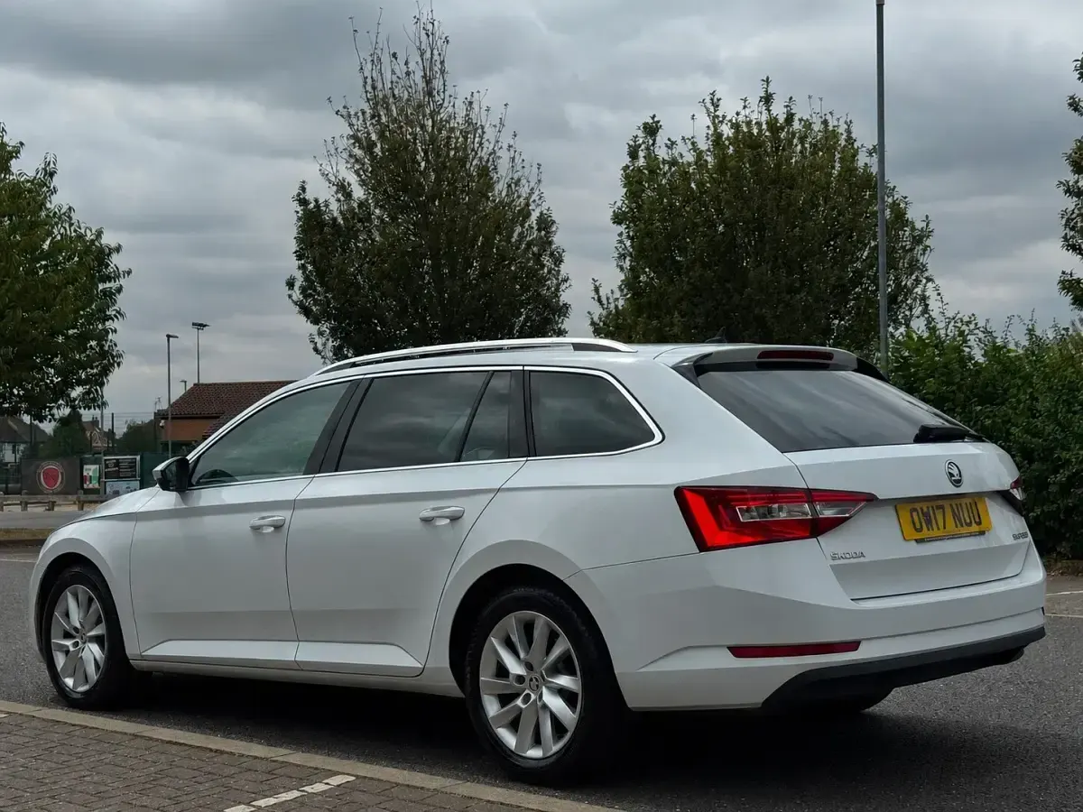 Used Skoda Superb SE Technology 150 HP (110 kW) 2017 White Estate