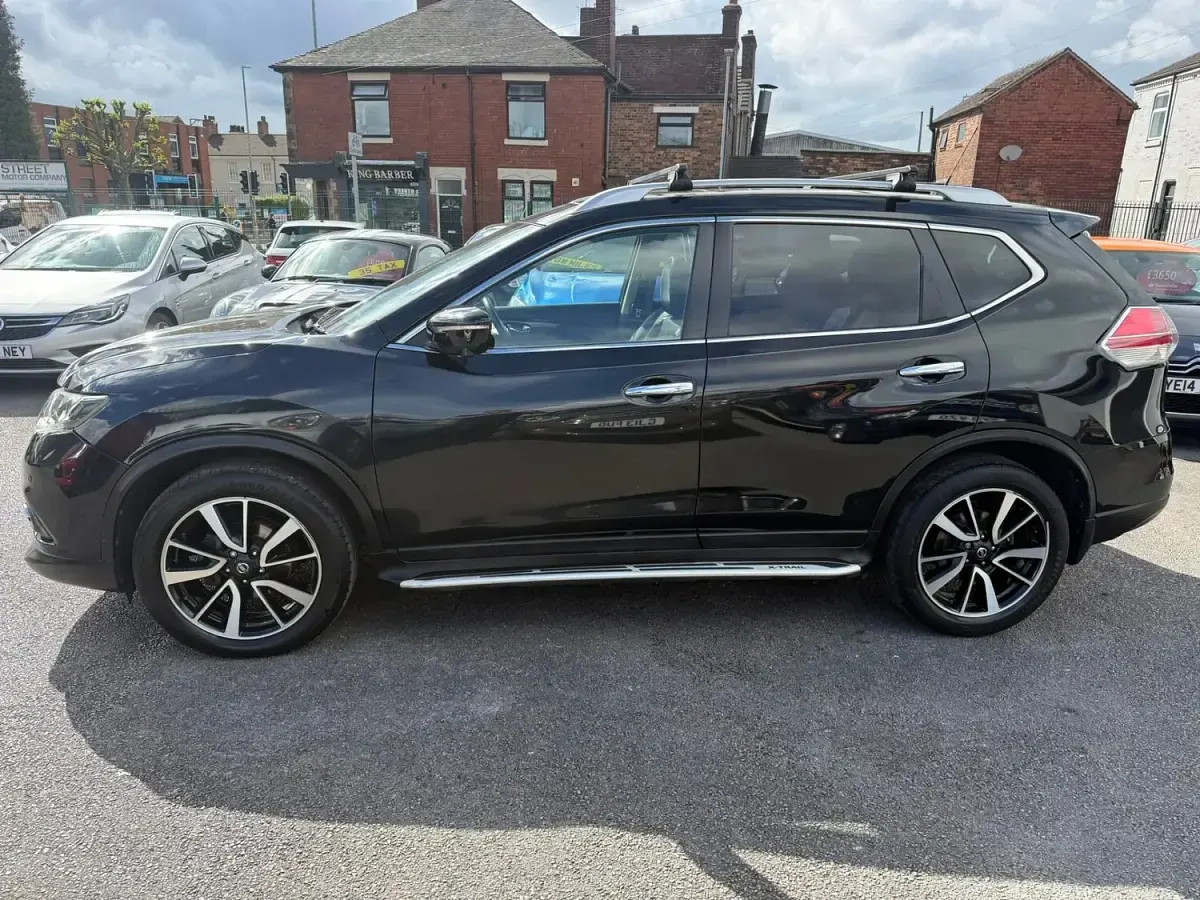 Used Nissan X-Trail Tekna 163 HP (119 kW) 2016 Black SUV