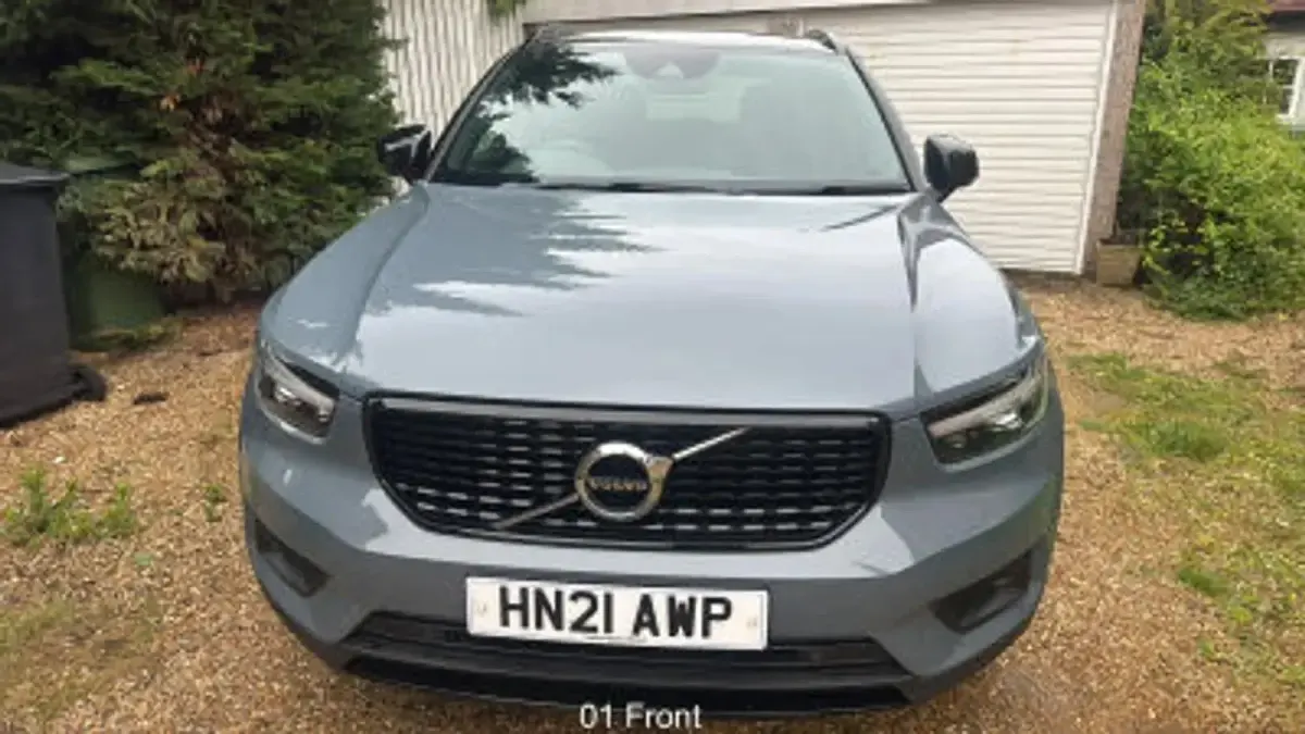 Used Volvo XC40 R-Design 163 HP (119 kW) 2021 SUV