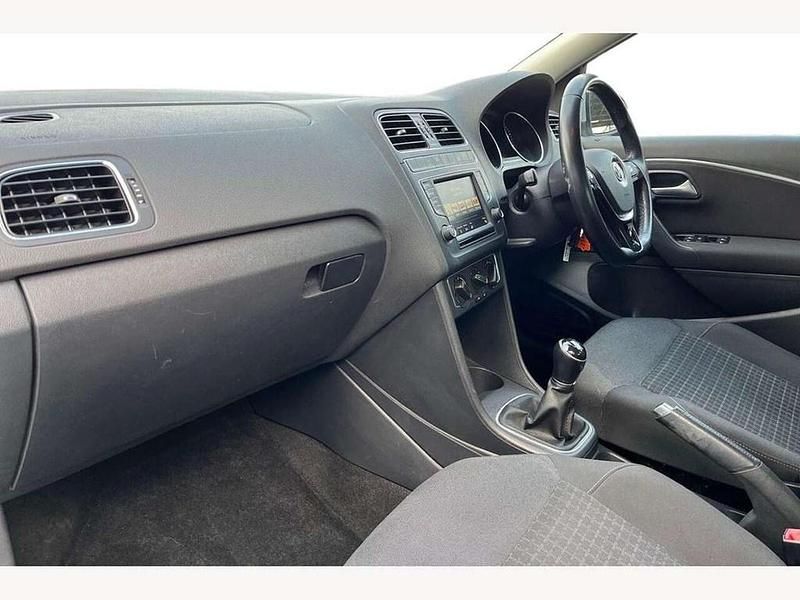 Used VW Polo Edition 90 HP (66 kW) 2017 Silver Hatchback