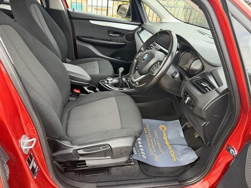 Usado BMW 218 Comfort Edition 140 HP (102 kW) 2018 Laranja Monovolume