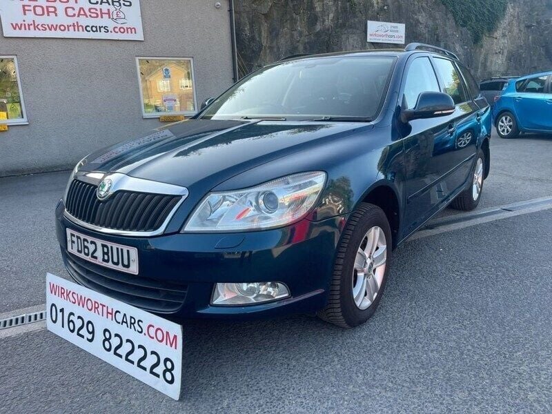 Blue Used 2012 Skoda Octavia Estate | £4,795 (Fair price) - Image 1/4