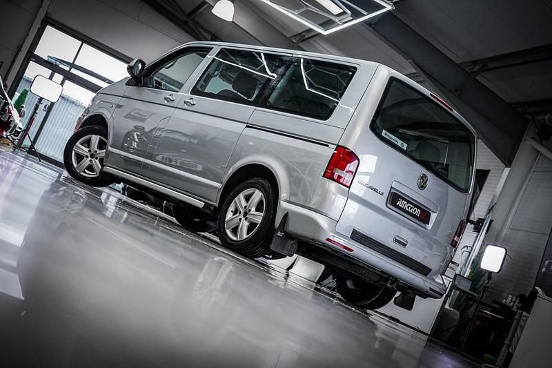 Used VW Caravelle SE 180 HP (132 kW) 2015 Silver MPV