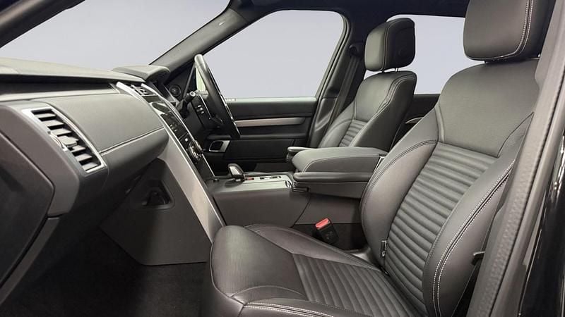 Used Land Rover Discovery 5 SE Dynamic 2023 Santorini black SUV