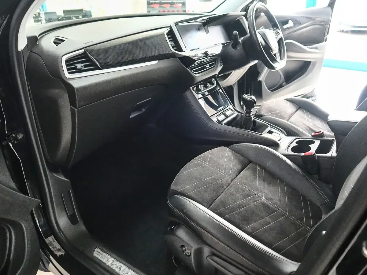 Second-hand Vauxhall Grandland X Ultimate 2022 Negru SUV