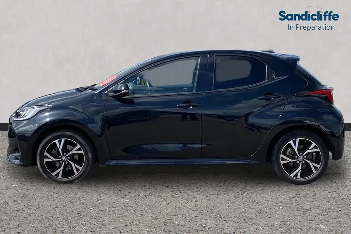 Used Toyota Yaris Design 116 HP (85 kW) 2024 Black Hatchback