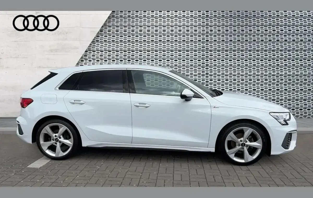 Used Audi A3 S-Line 147 HP (108 kW) 2023 White Sedan