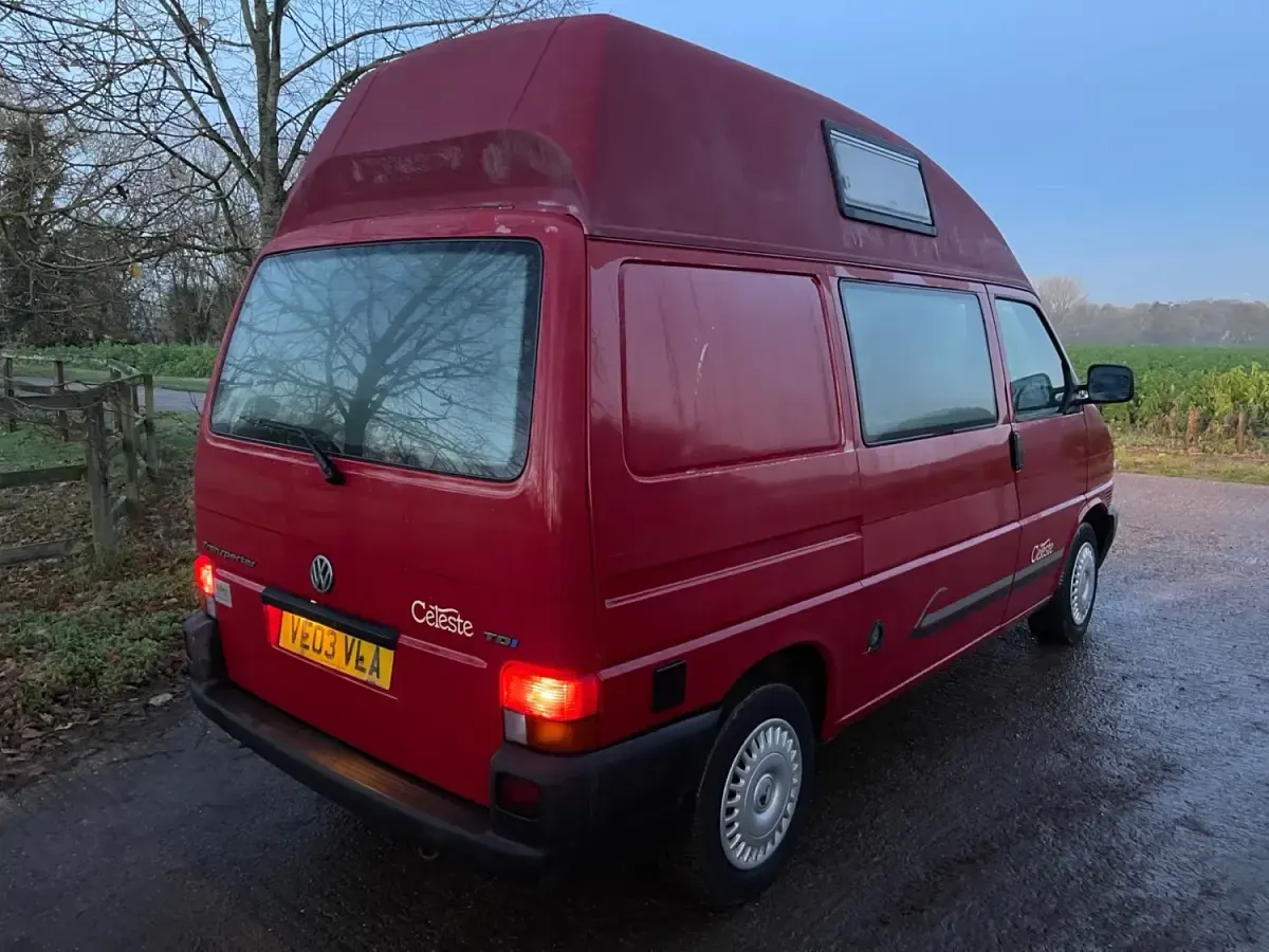 Używany VW Transporter 88 KM (64 kW) 2003 Czerwony Van