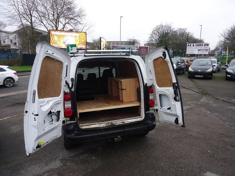 Used Peugeot Partner S 90 HP (66 kW) 2013 White MPV