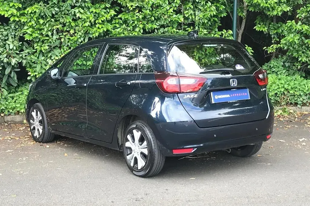 Used Honda Jazz Hybrid 109 HP (80 kW) 2021 Midnight blue beam Hatchback