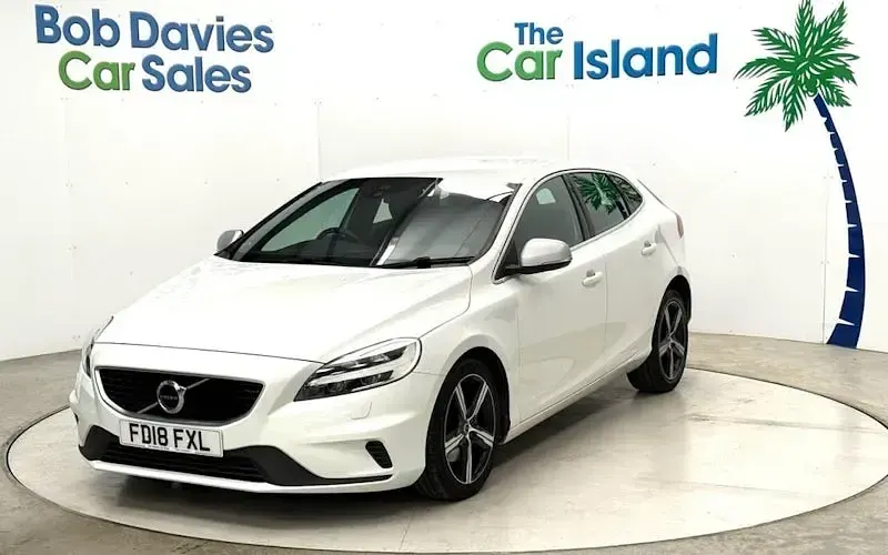Używany Volvo V40 R-Design 152 KM (111 kW) 2018 Biały Hatchback