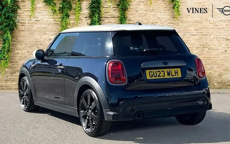 Used Mini Cooper Hatch 136 HP (100 kW) 2022 Black Hatchback