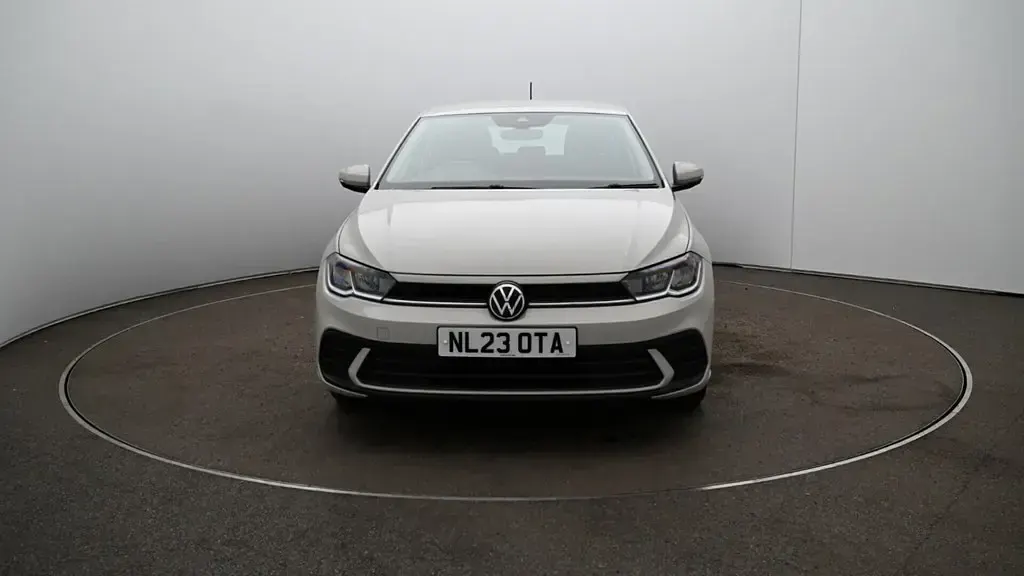 Używany VW Polo S 80 KM (58 kW) 2023 Szary Hatchback