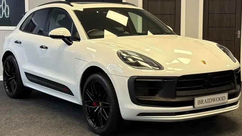 Used Porsche Macan 440 HP (323 kW) 2022 White SUV